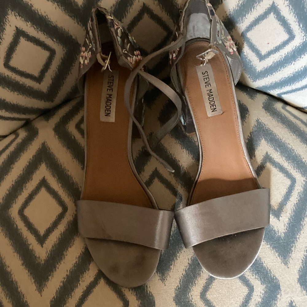 Steve Madden Taupe Open-Toe Ankle Wrap Sandals 9
